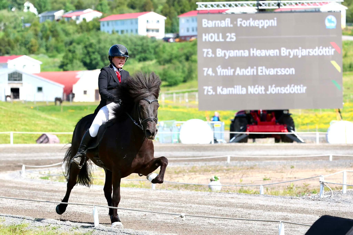 Ungur knapi á íslenskum hesti í keppni á vegum SPROTA
